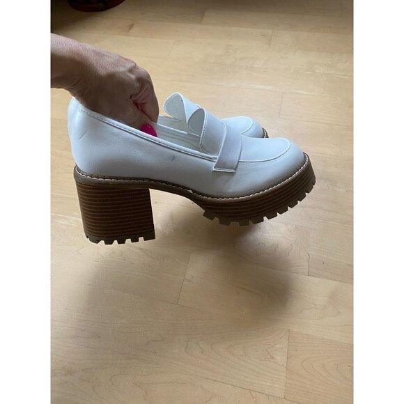 MIA Women Sz 9.5 "Dalilah" Platform Lug Sole Loafer White - Flaw markings - Picture 7 of 9